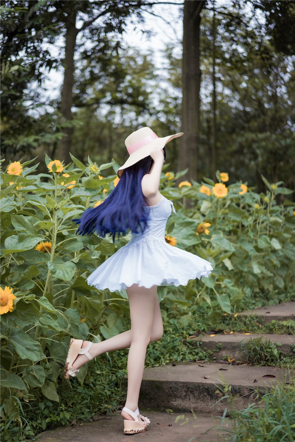 狂野巅峰录:91大神亲临现场,91网页版全程记录娱乐圈中地下交易与禁断夜宴的巅峰内幕